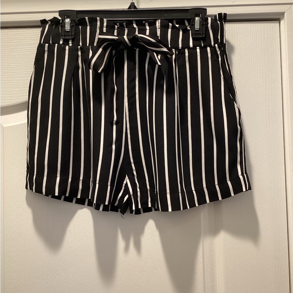 Black & White Vertical Stripe Tie-Waist Shorts